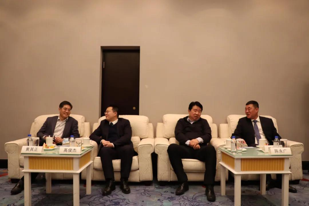 中林實業(yè)與哈爾濱市林草局、通河縣政府、建行黑龍江分行戰(zhàn)略合作協(xié)議簽約儀式在哈爾濱圓滿舉行(圖2)